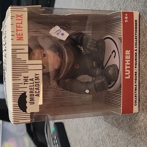 Netflix luther collectible figure the Umbrella academy toy new - Picture 1 of 6